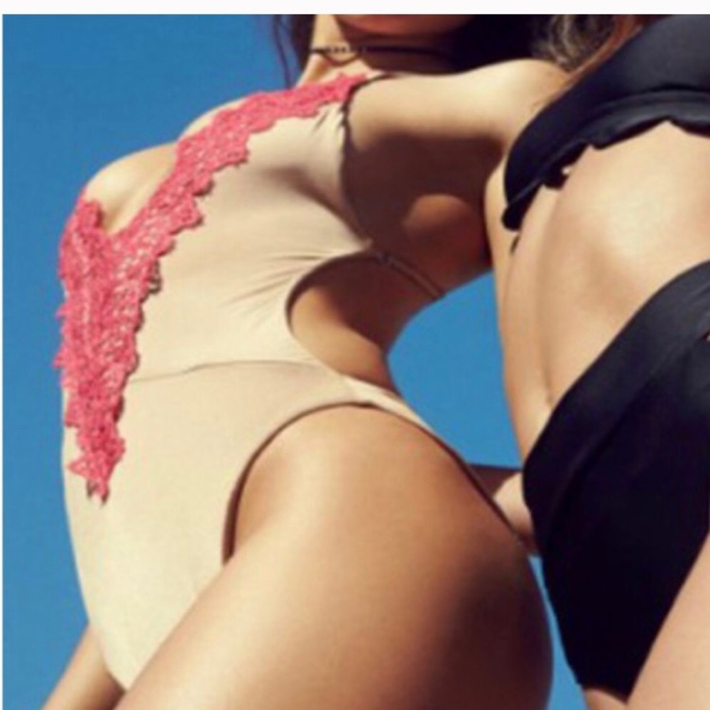 {Personal Item} Eclipse One Piece - image 3